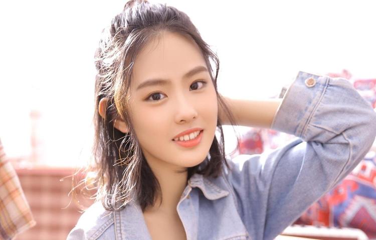 YSL彩妆中的蜜桃色应用